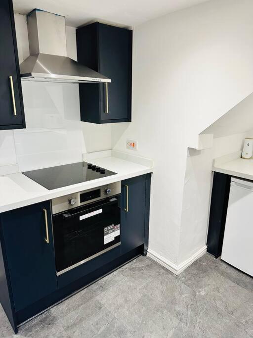 Modern 2 Bedroom Apt Derby City Εξωτερικό φωτογραφία